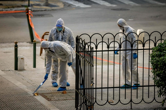 Atėnuose prie bažnyčios driokstelėjo sprogimas, sužeistas ir policininkas