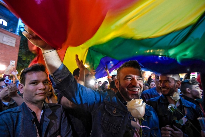 Politikos lyderiai sutarė, kad gėjai nepatenka tiesiai į pragarą