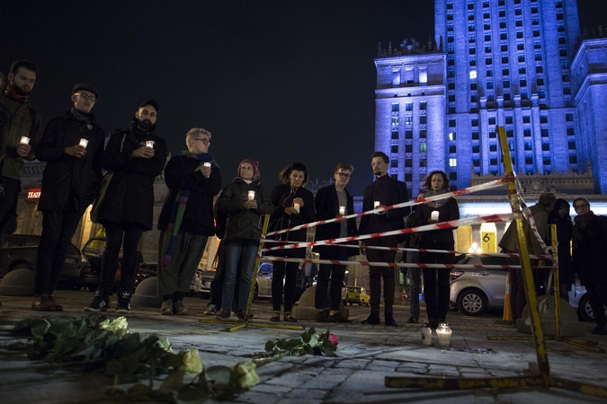 Mirė Varšuvoje mėginęs susideginti vyras