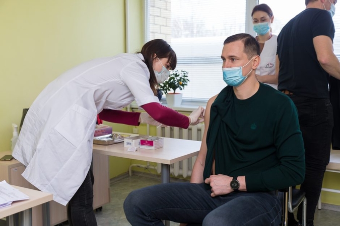 Ministerija: iš viso ruošiamasi nuo COVID-19 paskiepyti 290 sportininkų, trenerių, medikų