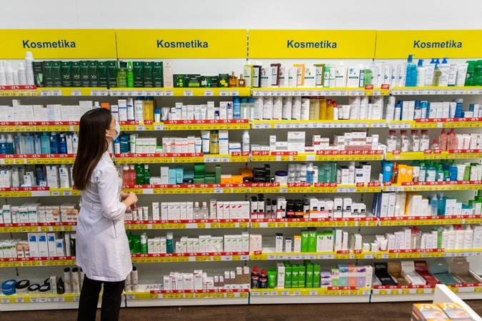 Saulė šildo vis kaitriau: kaip išsirinkti tinkamiausią apsauginį kremą?