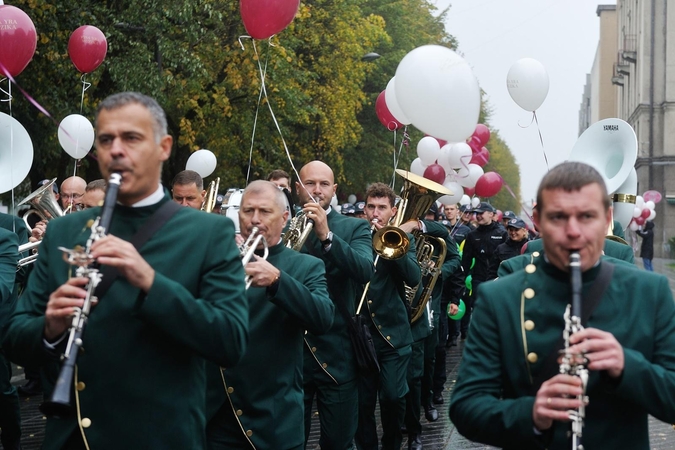 Pasaulinę muzikos dieną Laisvės alėja žygiavo muzikuojantys kauniečiai
