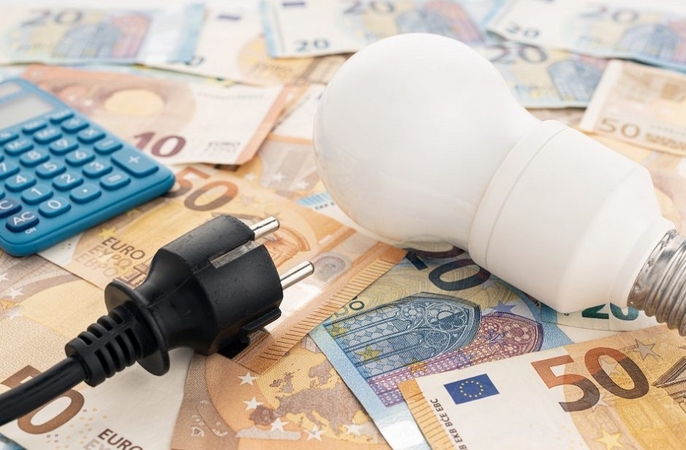 LEA: elektros kainos aukštumos – artimiausiu metu, šildymo kainos nemažės
