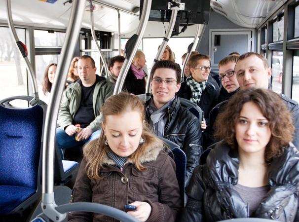 Kas ketvirtas žmogus viešajame transporte susiteršia fekalijų bakterijomis