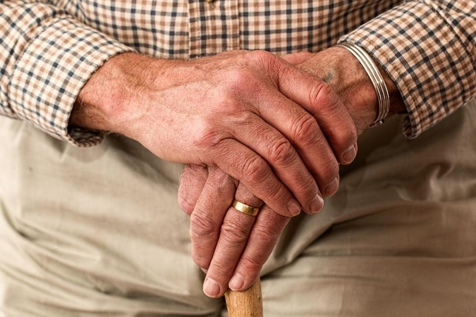 Ragina vyrus nesigydyti „stebuklingais“ lašais nuo prostatito