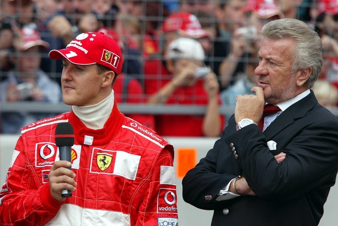 Michael Schumacher (kairėje)