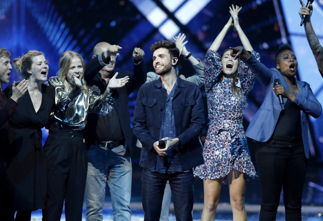„Eurovizijoje“ – mažiau politikos, šiek tiek kontroversijos ir daug spindesio