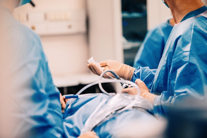 Lietuvoje pirmą kartą tokiu būdu atlikta sudėtinga peties operacija