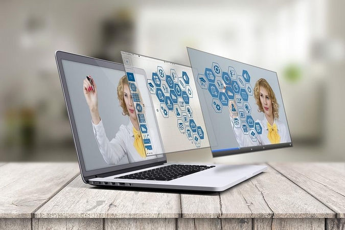 Apklausa: mokytojai imlesni išmaniosioms technologijoms nei tėvai