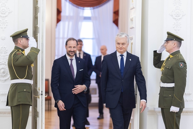 Kronprincas Haakonas (kairėje) ir Gitanas Nausėda