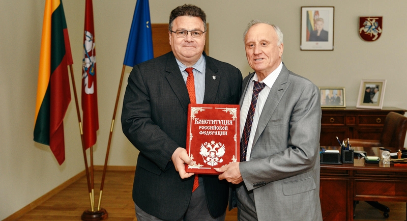 Linas Linkevičius (kairėje) ir Genadijus Burbulis