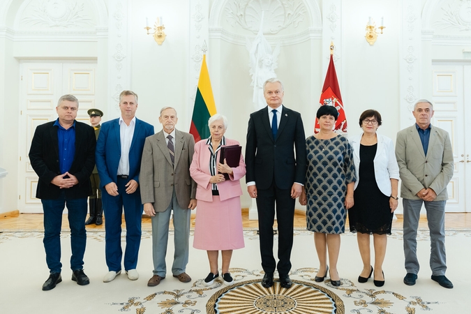 Keliasdešimt žydų gelbėtojų prezidentas apdovanojo Žūvančiųjų gelbėjimo kryžiais