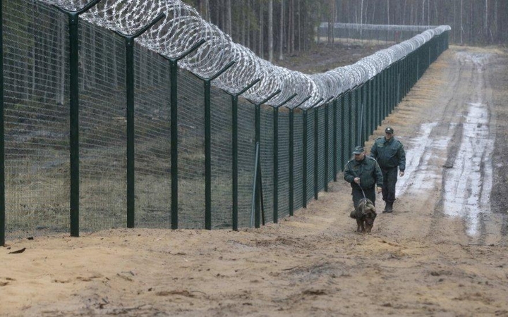 Rusija jaučia daugiau grėsmių: planuoja keisti politiką valstybės sienų atžvilgiu