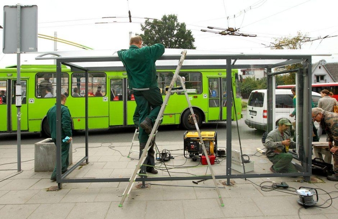 Kaune – ginčas tarp savivaldybės ir stotelių stogines įrengusios bendrovės