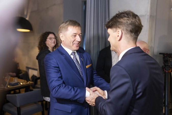 Ramūnas Karbauskis (kairėje) ir Ignas Vėgėlė