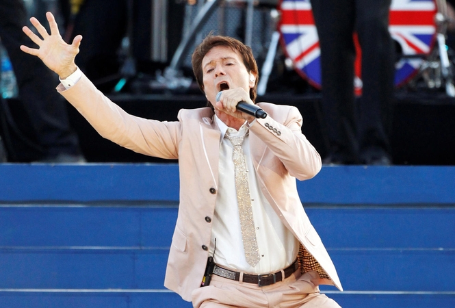 Britų atlikėjas C. Richardas po 14 metų pertraukos išleidžia naują albumą