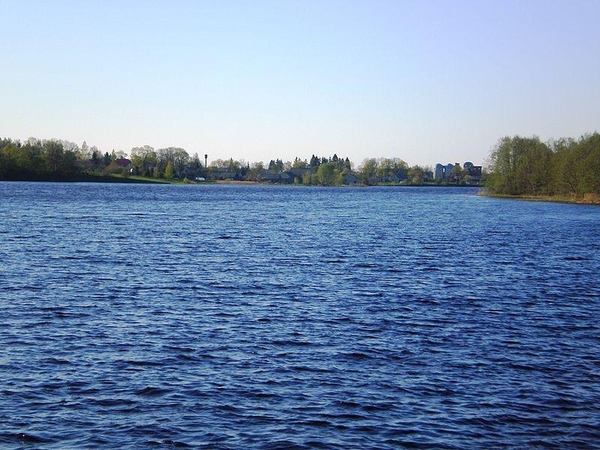 Baisogalos tvenkinyje rengiamasi įrengti vandens pramogų parką