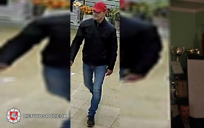 Panevėžyje pavogta moteriška striukė: gal atpažįstate įtariamąjį?