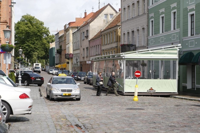 Klaipėdoje gelbėtojai vadavo lauko kavinės pertvaroje įstrigusią moters galvą