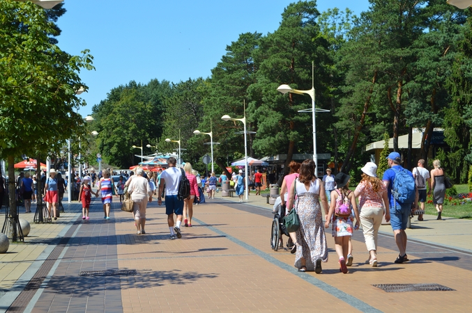 Perspėja poilsiautojus: vasarą Palangos J. Basanavičiaus gatvėje – draudimai