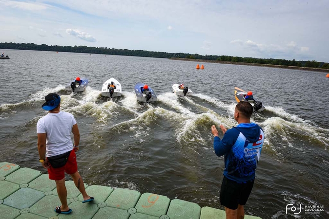 Savaitgalį Kauno marių bangomis skriejo gausybė motorlaivių – vyko neeilinis renginys