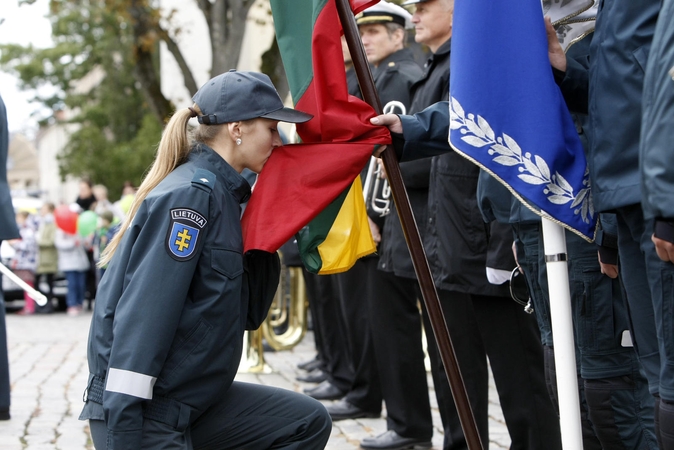 Priesaika: šiemet tarnauti žmonių gerovei prisiekė nemažai merginų.