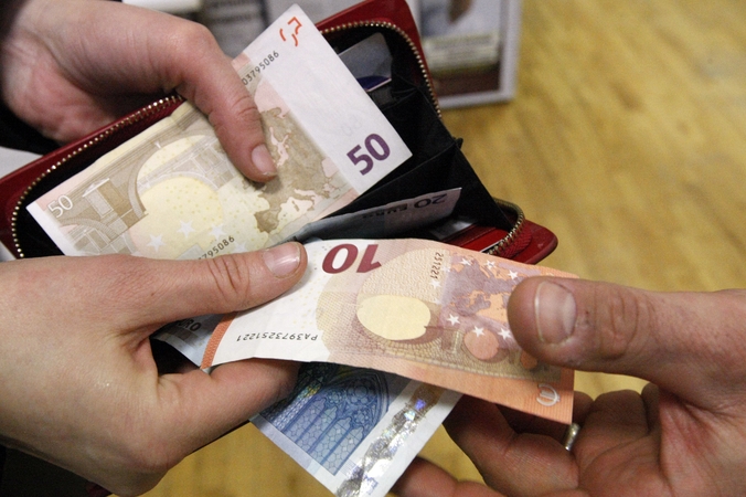 Klaipėdietę apgavo pažįstami vyrai: pasisavino 3 tūkst. eurų