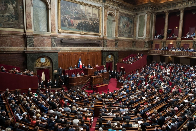 Iš Prancūzijos konstitucijos išbrauktas žodis „rasė“