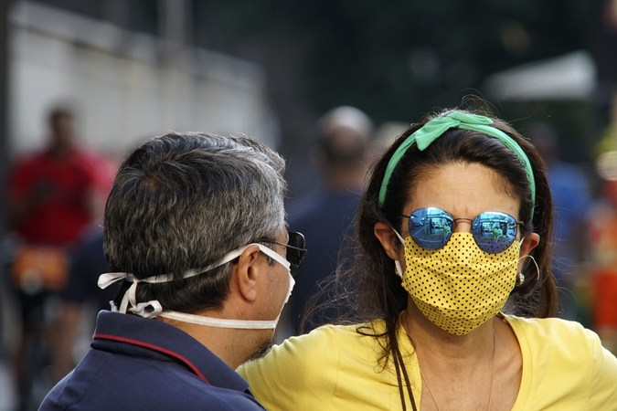 Brazilija vėl skelbia bendrą koronaviruso infekcijos aukų skaičių ir kritikuoja PSO