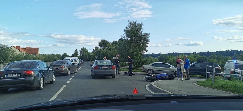 Raudondvaryje po susidūrimo su automobiliu nukentėjo motociklininkas