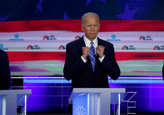 JAV demokratų pretendentų į prezidento postą debatai: J. Bidenas sulaukė kritikos 