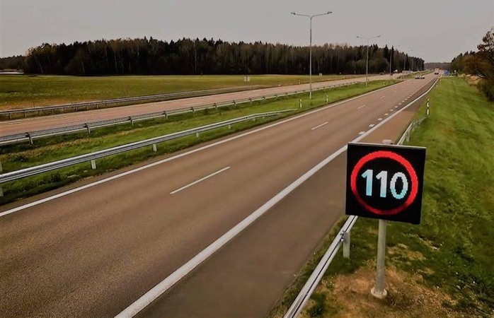 Magistralėje Vilnius–Kaunas–Klaipėda daugės kintamos informacijos kelio ženklų
