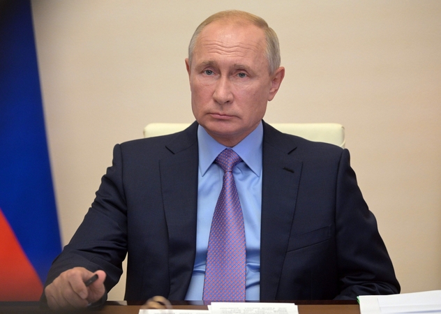 V. Putinas netikėtai įsakė surengti didelio masto karines pratybas