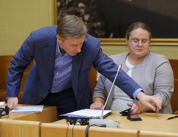 Seimo Statute siūloma įteisinti šešėlinę Vyriausybę