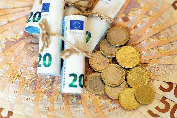 Vyriausybė iš rezervo skyrė 36 mln. eurų darbuotojų subsidijoms už prastovas