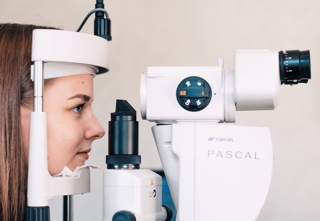 Kauno klinikų gydytojai padėjo Simonai išmokti gyventi su sunkia akių liga