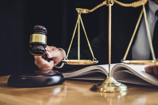 Moteris už meilužio buvusios žmonos nužudymą ir pasikėsinimą į sutuoktinį nuteista 18 metų