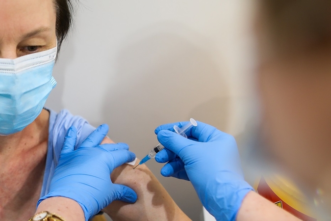 Vakcinacija nuo COVID-19: šešiose savivaldybėse jau paskiepyta pusė ir daugiau gyventojų