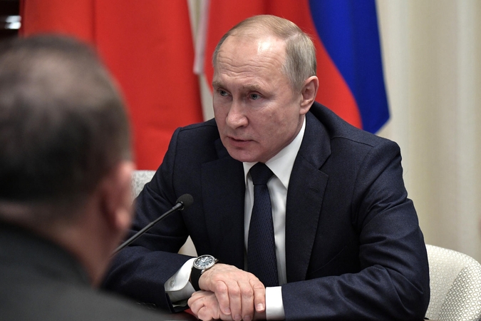 V. Putinas atleido J. Čaiką iš generalinio prokuroro posto ir pasiūlė jo įpėdinį