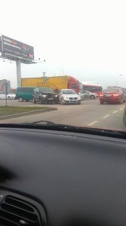 Sumaištis dėl šviesoforo baigėsi avarija