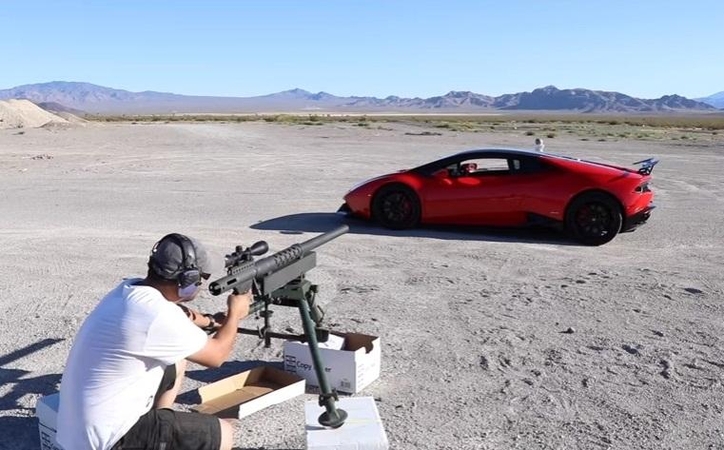 Rizika dėl adrenalino: šūvis per „Lamborghini“ 