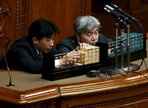 Japonijos parlamentas patvirtino kontroversiškus saugumo įstatymus