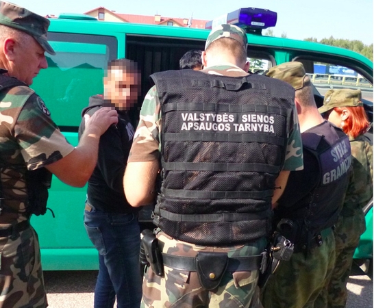 Pasieniečiai sulaikė nelegalų imigrantą iš Irako ir jį gabensį tautietį