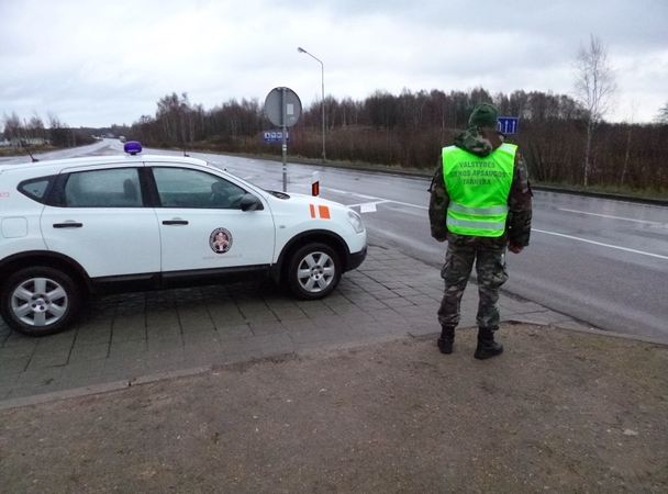 Pasieniečiai sulaikė du policijos ieškotus asmenis