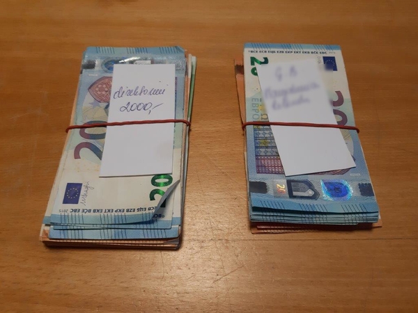 Konditerijos gaminių įmonė algą mokėjo „vokeliuose“: taip nuslėpė 37,5 tūkst. eurų mokesčių