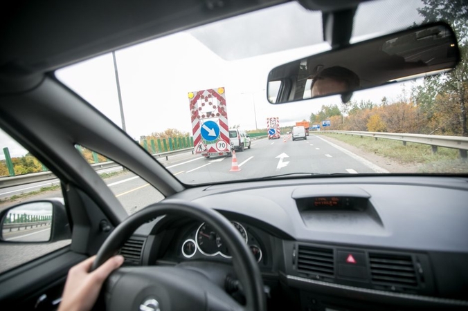 Vairuotojai, dėmesio: viena kelio Vilnius–Kaunas atkarpa laikinai bus nepravažiuojama