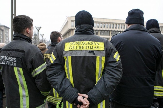 Aptars, kaip šiais metais didės ugniagesių atlyginimai