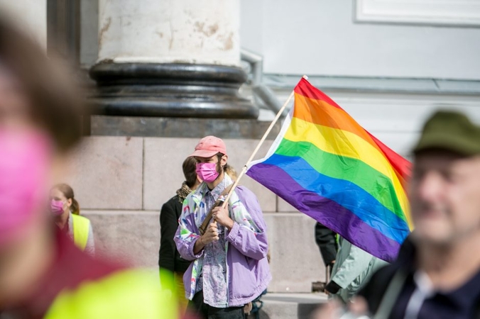 LGBT+ vaikų kančios mokyklose: mokytojai kalba, kad juos reikia sušaudyti, suvaryti į dujų kameras