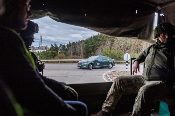 Poligone susidūrė du kariuomenės automobiliai, nukentėjo keturi kariai