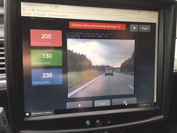 205 km/val. greičiu skriejęs kelių gaidelis mėnesį vaikščios pėsčiomis